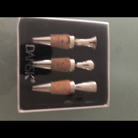 ‼️SOLD ‼️Wine/champagne stoppers - Picture 3 of 4